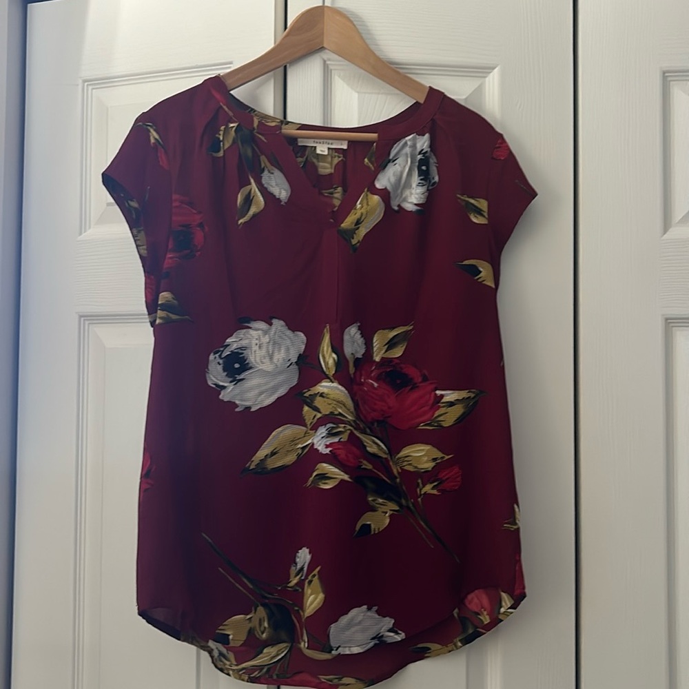 Fun2fun V-neck short sleeve red with flowers blouse